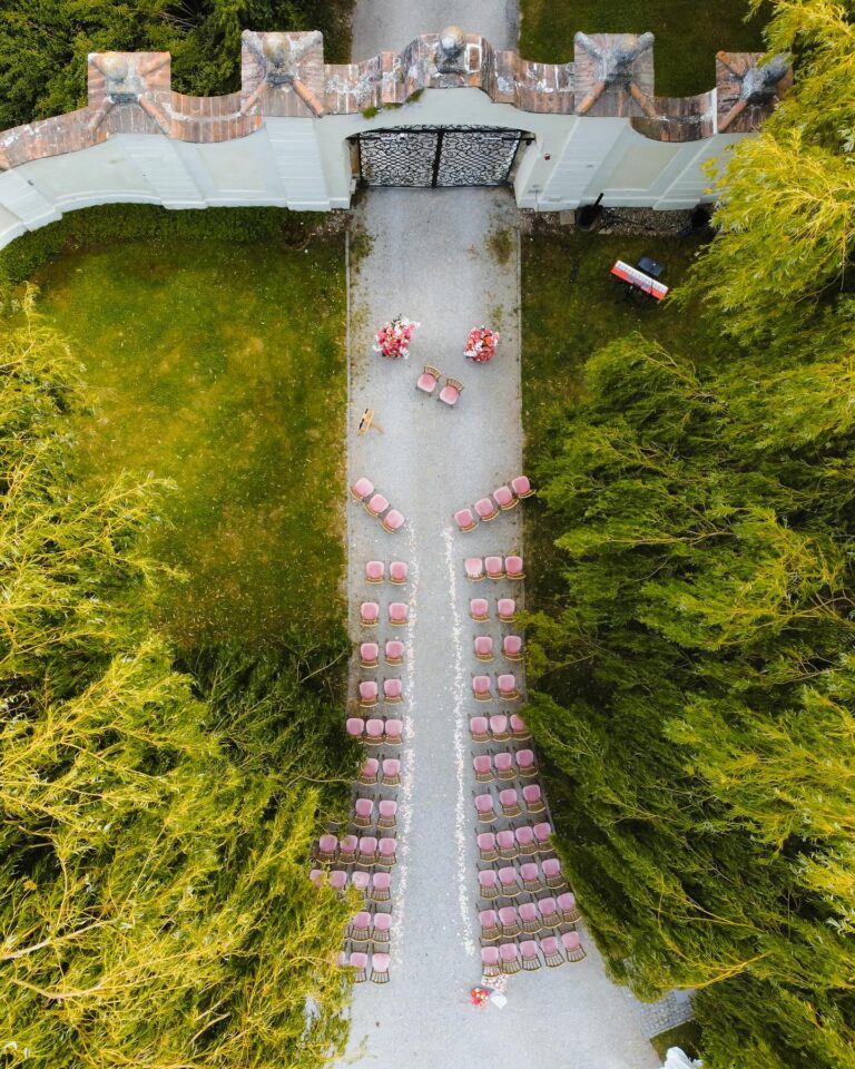 Weddings 2024 – Der beliebteste Trauungsort auf Schloss Gurhof! Wirst auch du 2025 zwischen den Trauerweiden heiraten? …